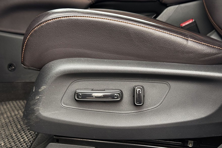 Японский минимализм с европейским лицом: тест-драйв Honda ZR-V