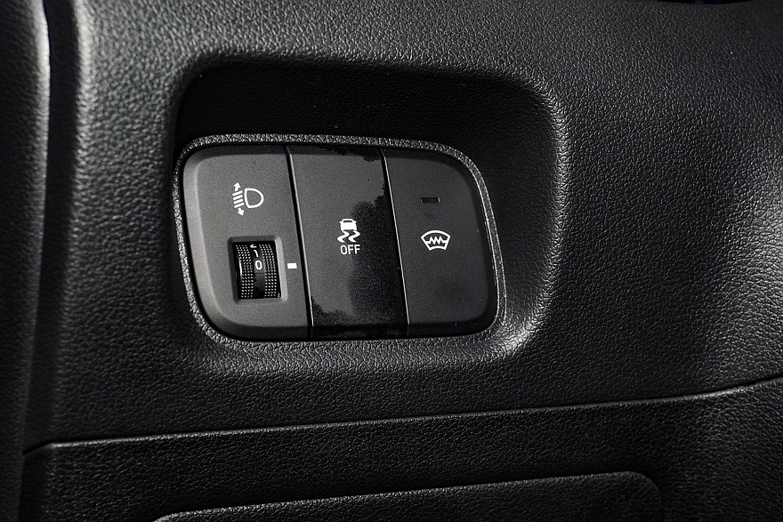 Старый, добрый, дорогой: тест-драйв Solaris HC