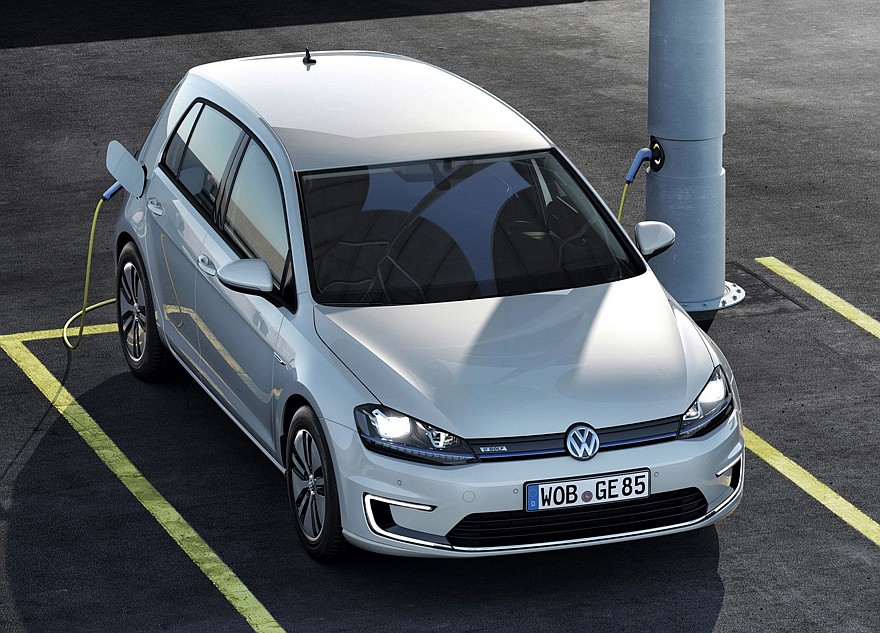 На фото: Volkswagen e-Golf