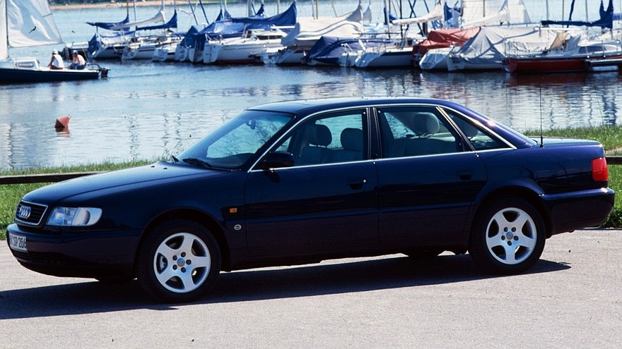 На фото: Audi A6 C4 1994–97
