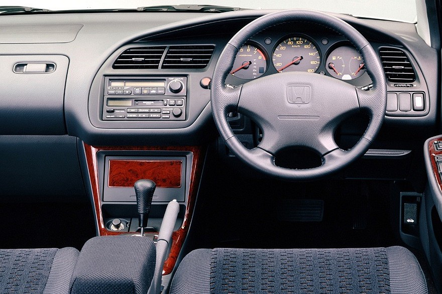 Торпедо Honda Accord SiR Wagon JP-spec (CH9) '01.1999–05.2000