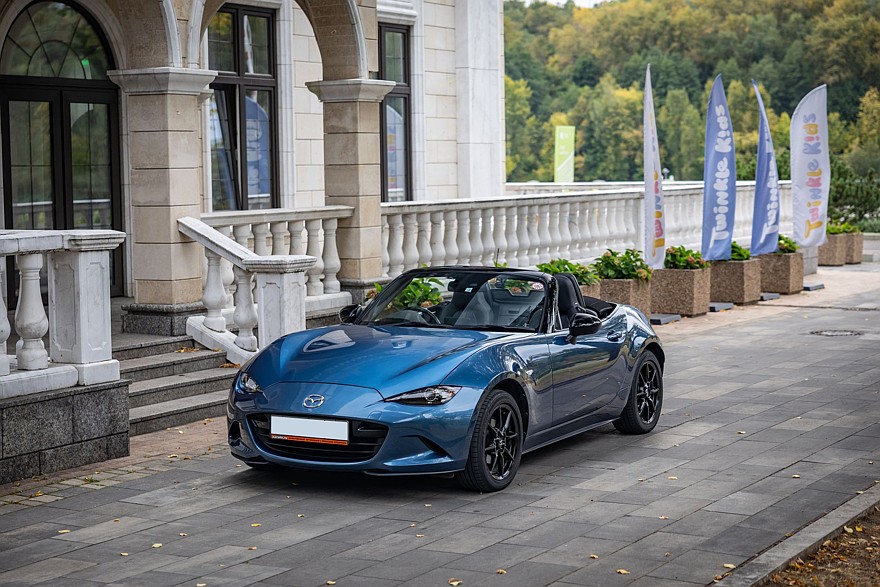 Задний привод, полтора литра и DVD-проигрыватель: опыт владения Mazda Roadster IV (ND)