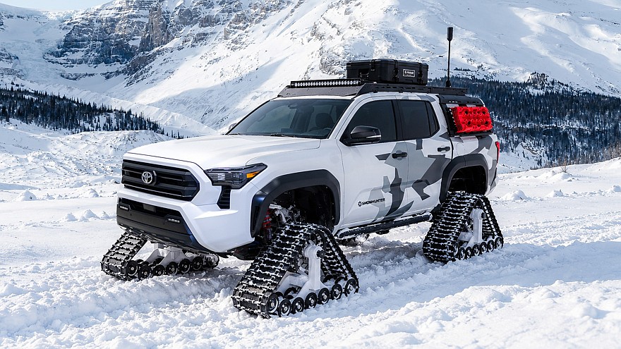 На фото: концепт Toyota Tacoma Snowhunter