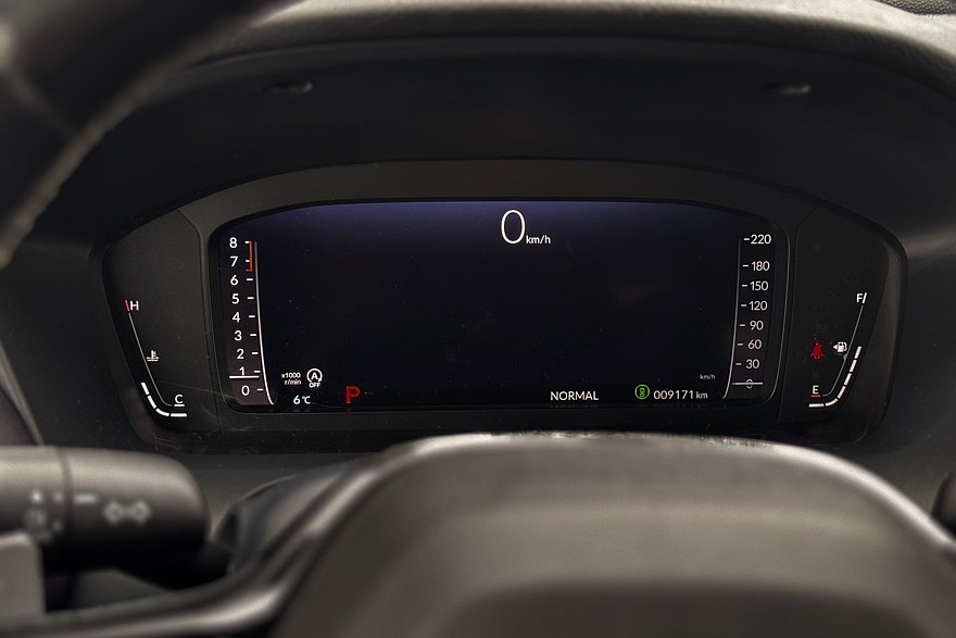 Японский минимализм с европейским лицом: тест-драйв Honda ZR-V