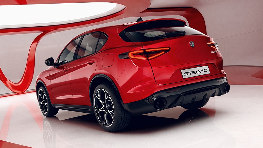 На фото: Alfa Romeo Stelvio с пакетом Performance Pack