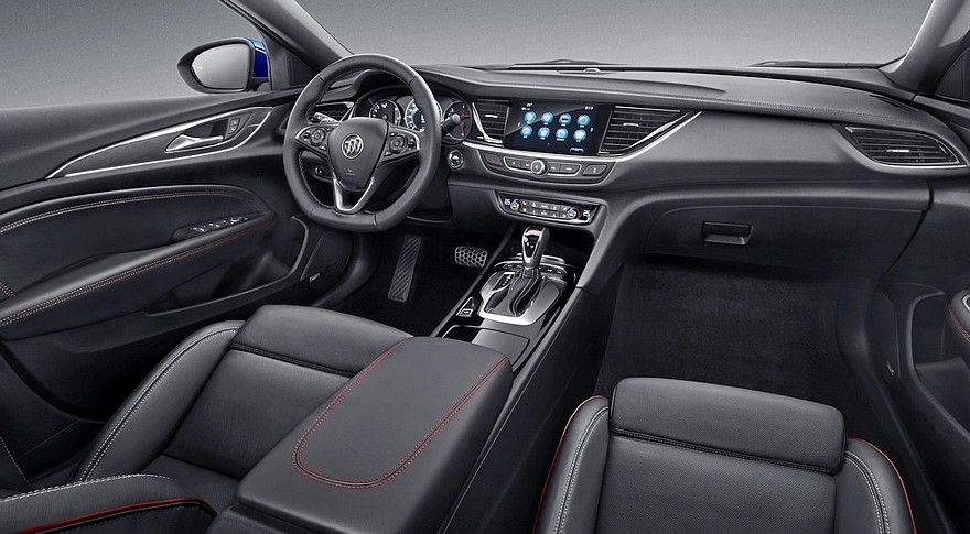 Интерьер китайского Buick Regal GS. Отличия от салона обычного седана -