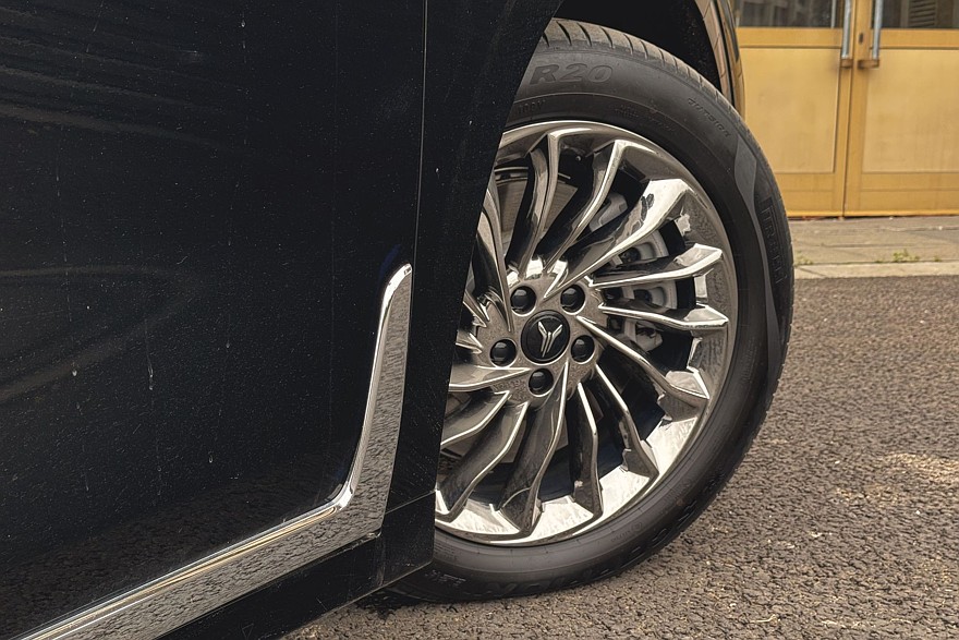 У нас есть премиальный минивэн дома: тест-драйв Voyah Dream