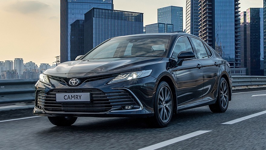 Новая Toyota Camry предстала в неожиданном виде - фото Тойота