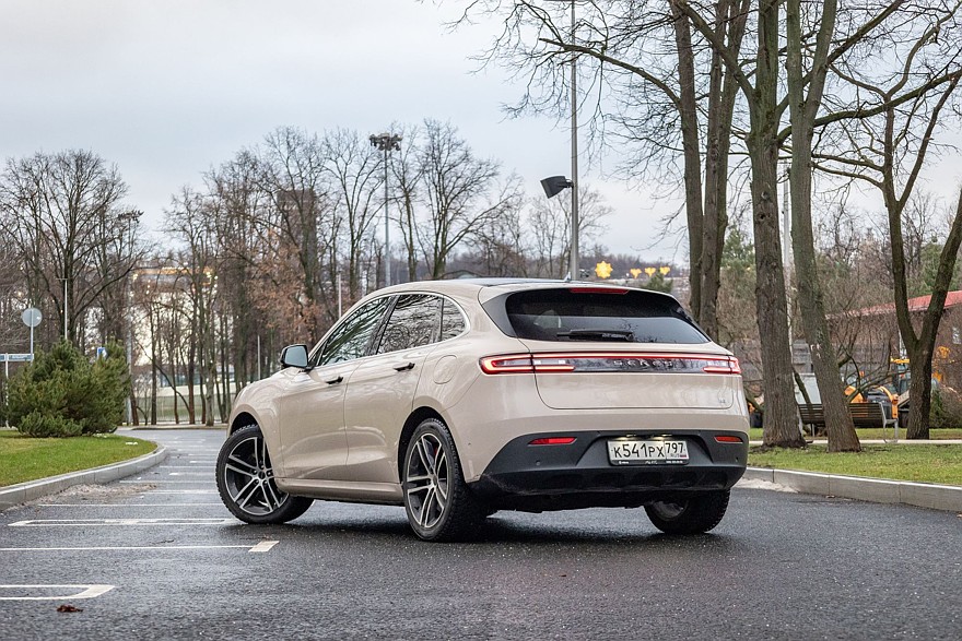 Выбираем кроссовер для дальних поездок: батарея, зарядка и запас хода от 1000 км