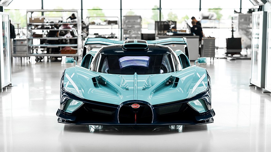 Bugatti завершила производство суперкара Bolide с легендарным мотором W16