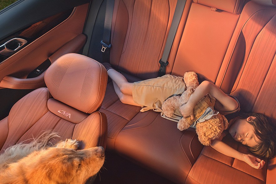 Обновленный бензиновый Geely Boyue L