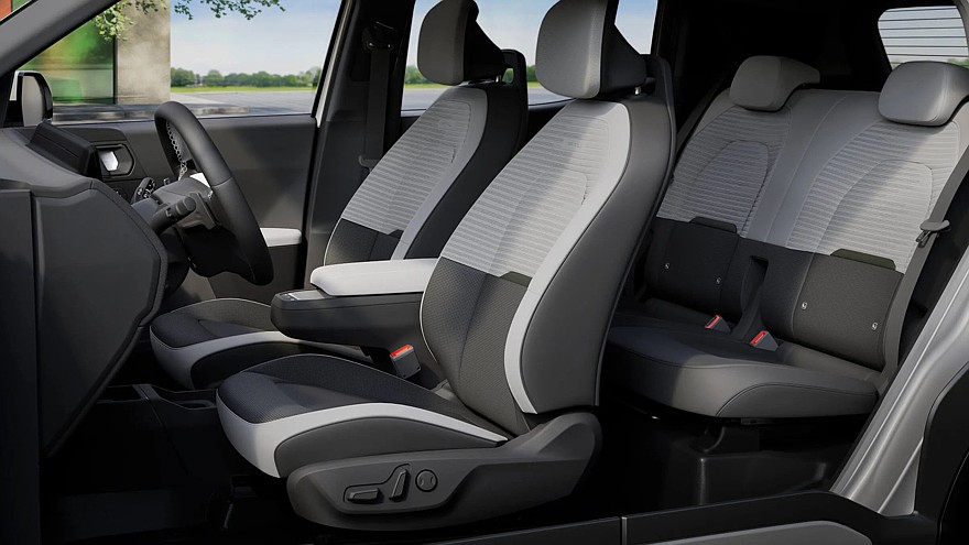 На фото: салон Kia EV2 GT-Line