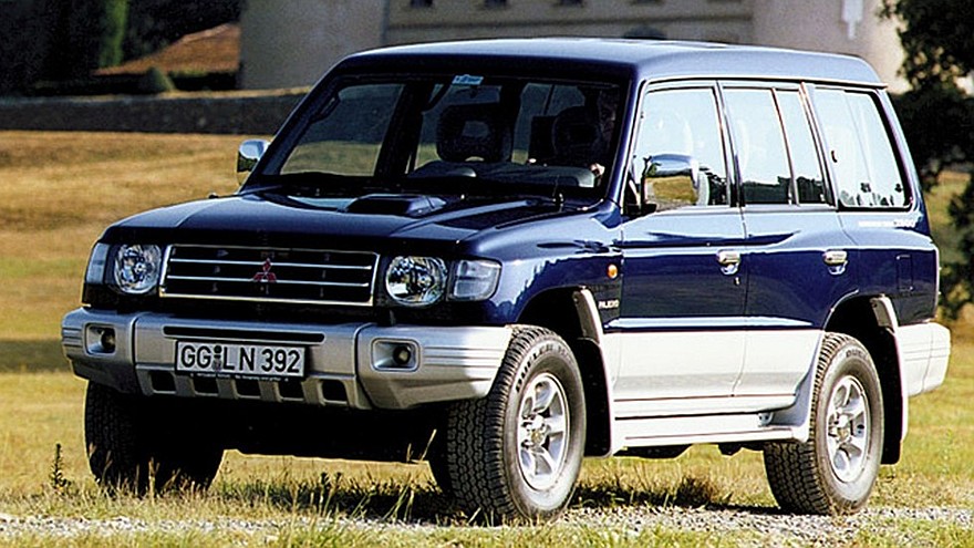На фото: Mitsubishi Pajero Wagon '1997–99
