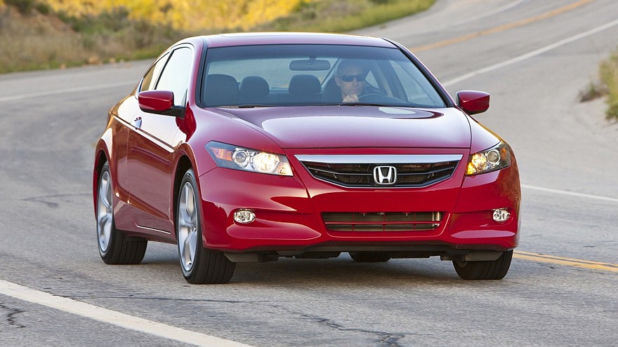 На фото: Honda Accord V6 Coupe 2011–12