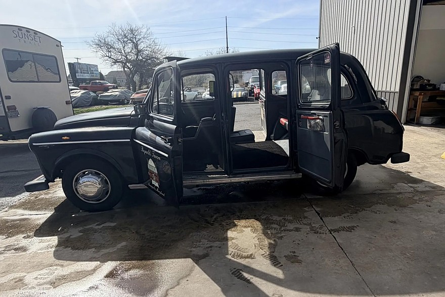 LTI Fairway, Фото: bringatrailer.com