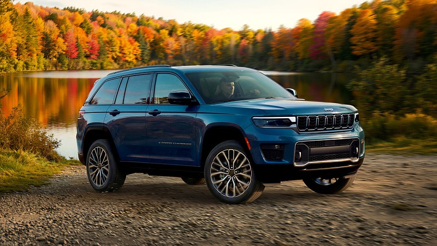 На фото: Jeep Grand Cherokee Overland