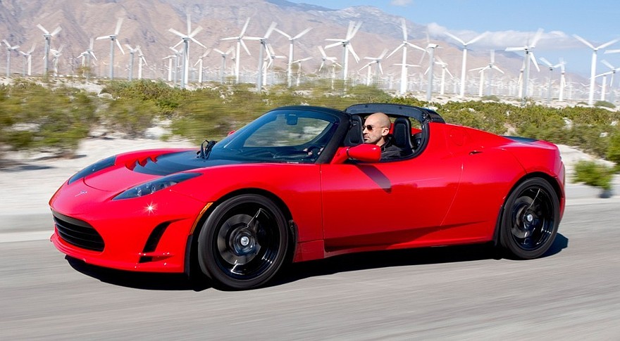 На фото: Tesla Roadster