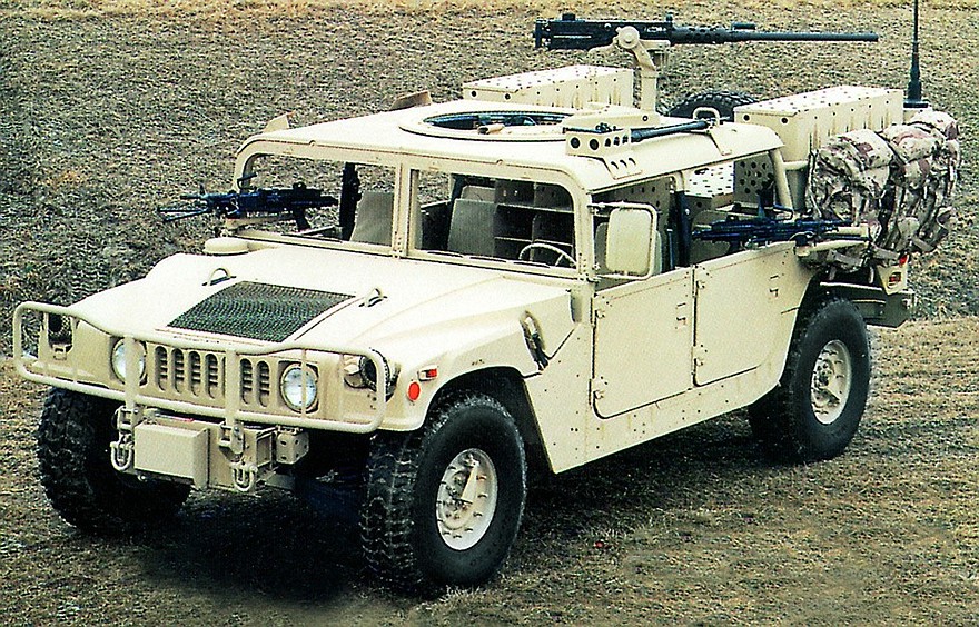 Машина M1097A2 для выполнения специальных операцией с 20-мм пушкой