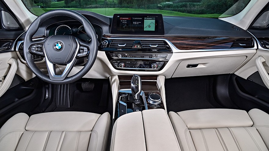 Торпедо BMW 520d Sedan Luxury Line Worldwide (G30) '2017