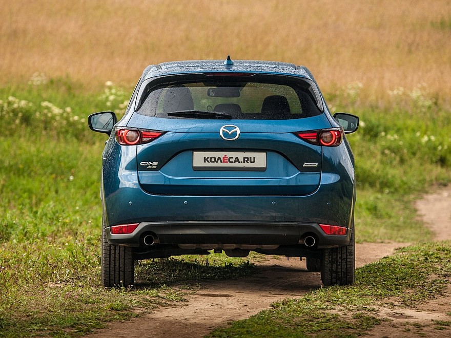 Mazda CX-5 синяя сзади