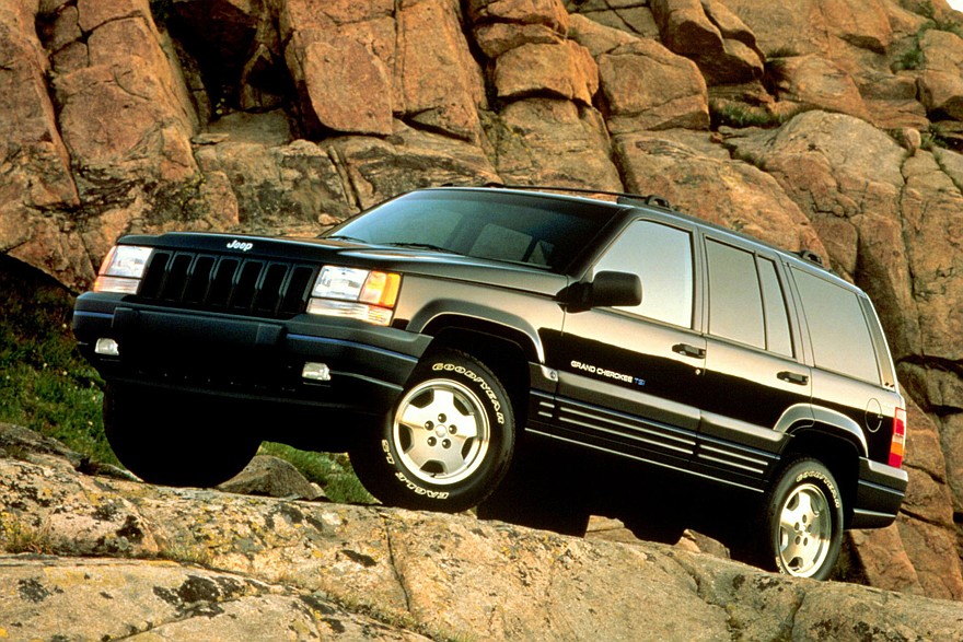 Jeep Grand Cherokee TSi (1997-1998) – это не турбомотор с непосредственным впрыском, как можно подумать, а комплектация Laredo с дополнительными опциями