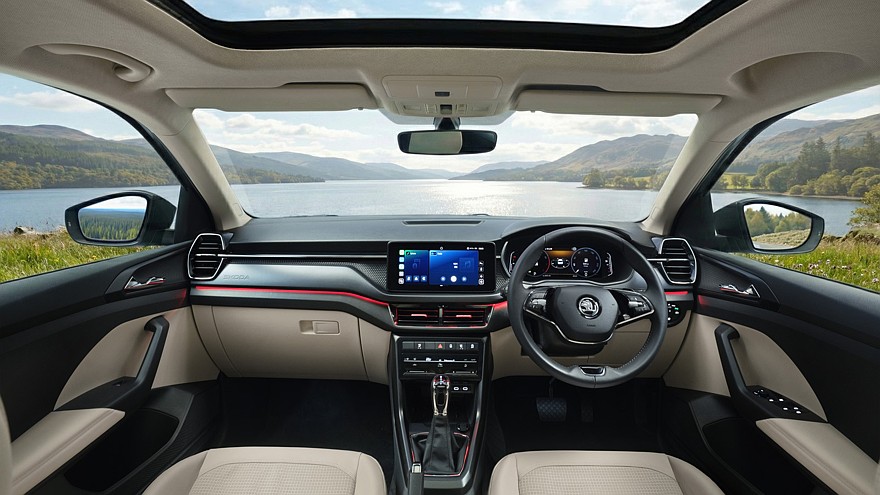 На фото: салон обновлённого кроссовера Skoda Kushaq