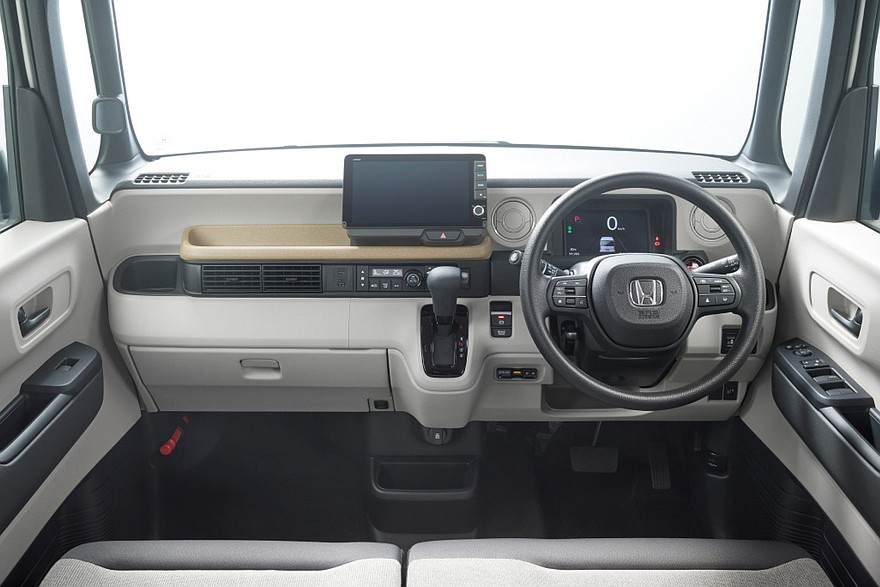Базовый посвежевший Honda N-Box