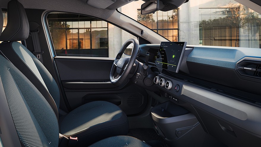 На фото: салон Dacia New Spring