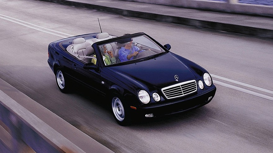 На фото: Mercedes-Benz CLK 320 Cabrio (A208) '1998–2002