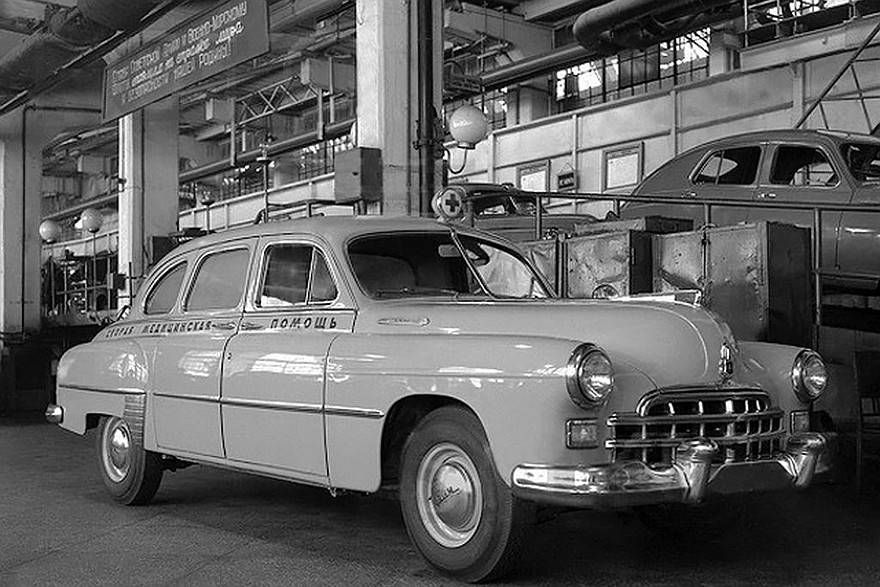 Первый лимузин из Горького: история разработки и судьба ЗИМ ГАЗ-12