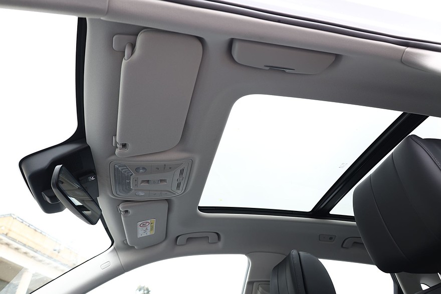 Больше не компромисс: необычный тест-драйв Hongqi HS5