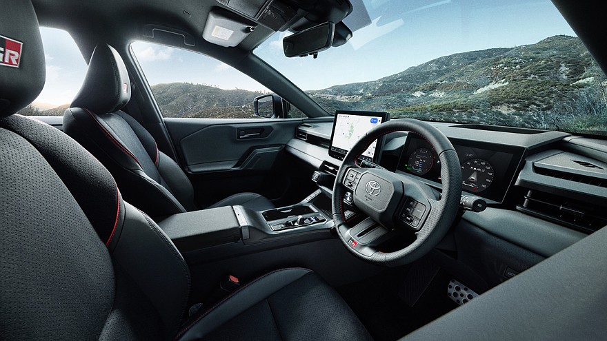 На фото: салон Toyota RAV4 GR Sport