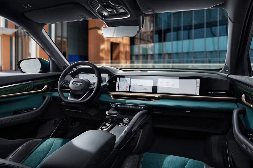 Салон стандартного Geely Monjaro