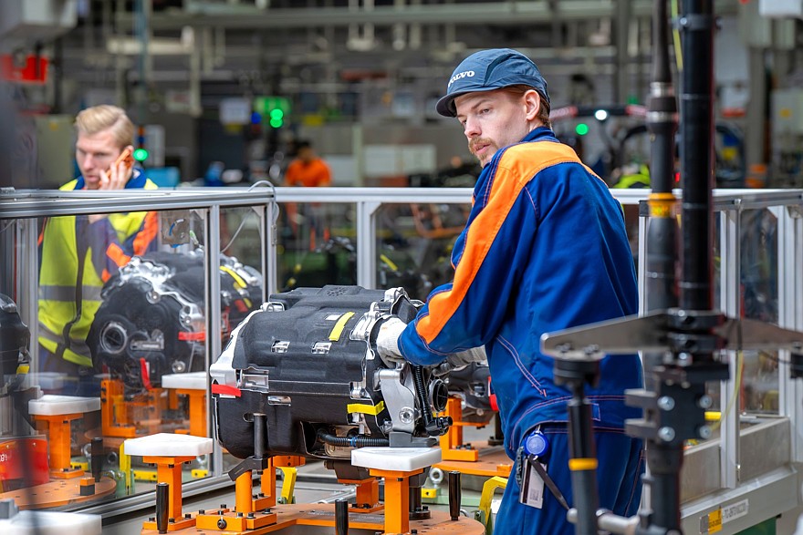 Производство кроссовера Volvo EX60 на заводе в Гётеборге