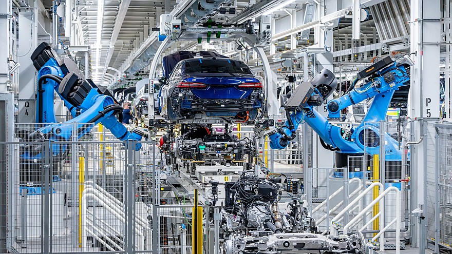 Натужная гордость: BMW Group отчиталась о выпуске двухмиллионного электромобиля