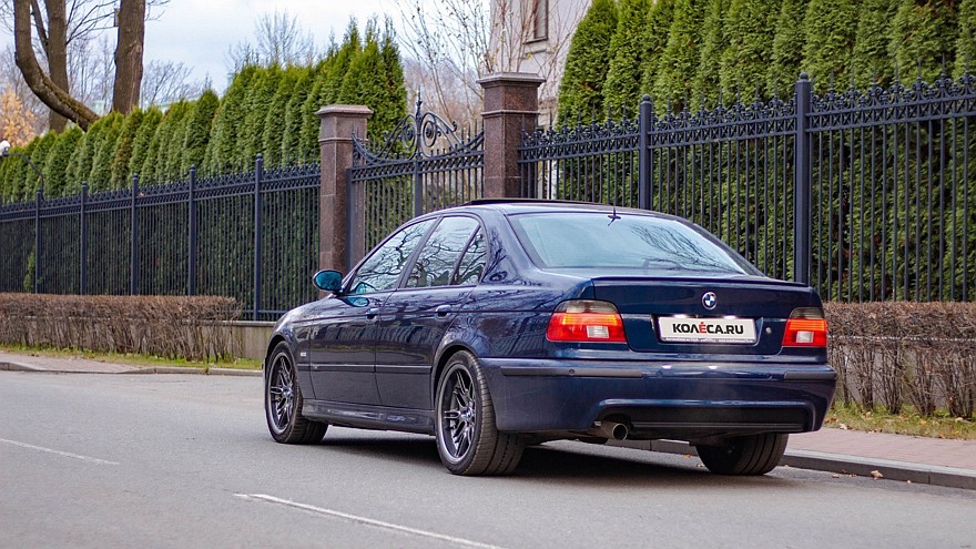 BMW 5 series E39 сзади