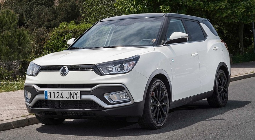 На фото: SsangYong Tivoli XLV