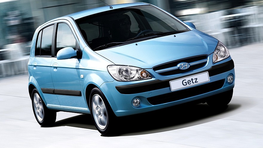 Hyundai Getz голубой на ходу вид три четверти