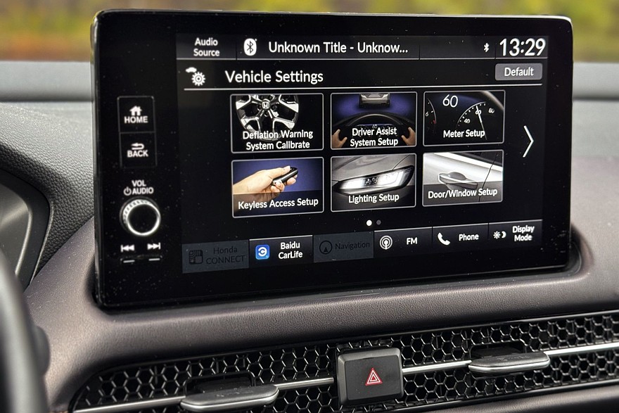 Японский минимализм с европейским лицом: тест-драйв Honda ZR-V