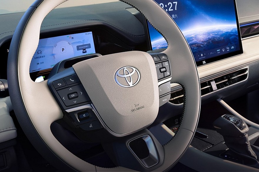 Toyota Camry нового модельного года для Китая