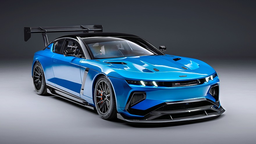 Новый Jensen Interceptor представлен в трековой версии GTX, дорожное купе тоже будет