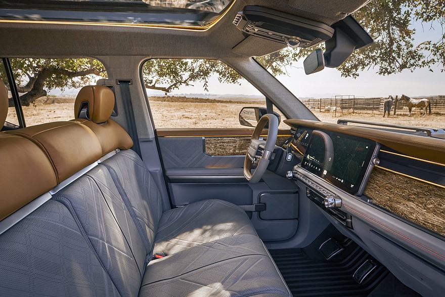 На фото: салон Scout Terra