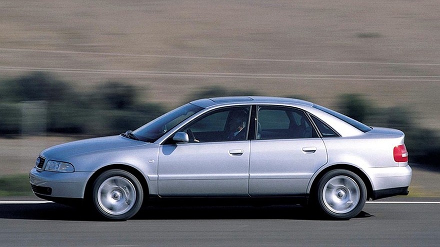 На фото: Audi A4 '1999–2000