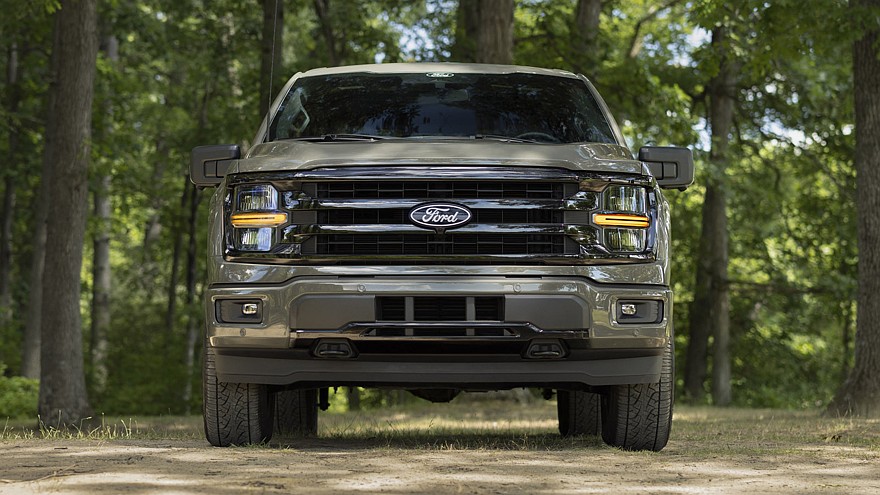 На фото: посвежевший пикап Ford F-150 XLT