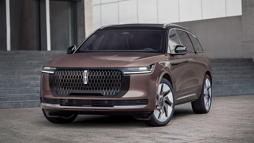 На фото: обновлённый Lincoln Nautilus в топовой версии Black Label