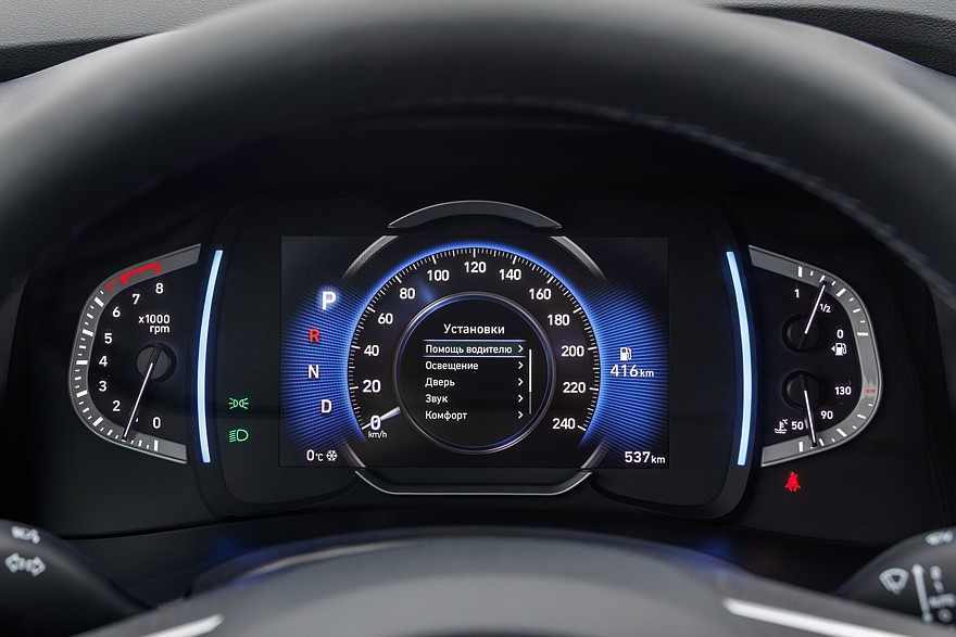 Электронные системы и панорамная крыша: изучаем комплектации Solaris HC