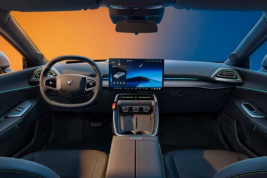 Дореформенный Arcfox Alpha S5