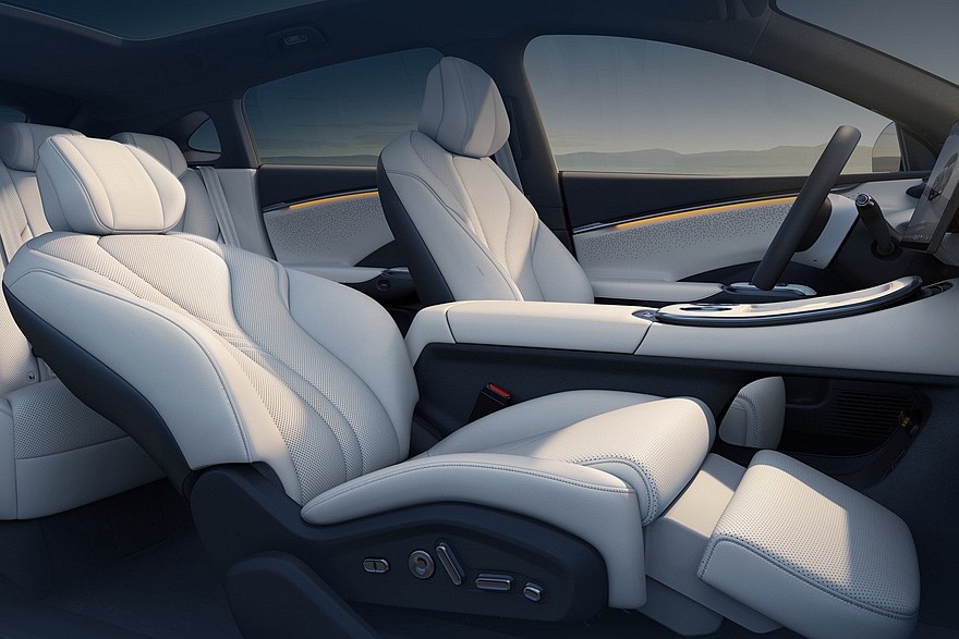 Гибридный Xpeng G7