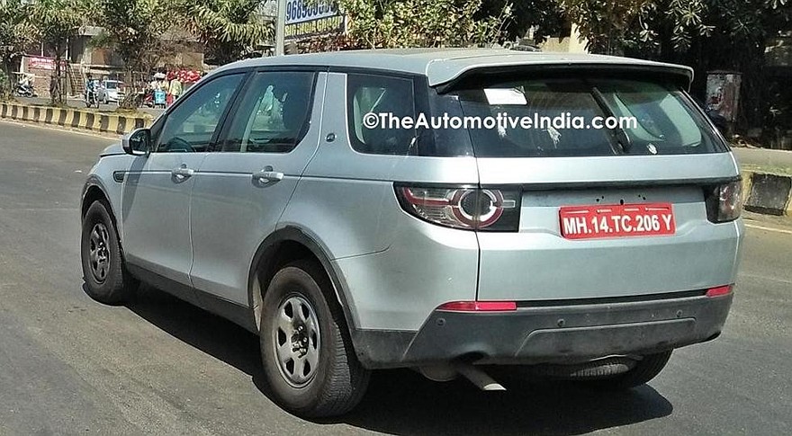 Range-Rover-Discovery-Base-Version-Spied-2