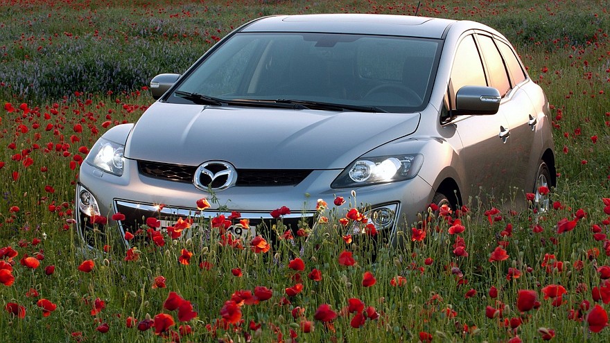 На фото: Mazda CX-7 '2009–12
